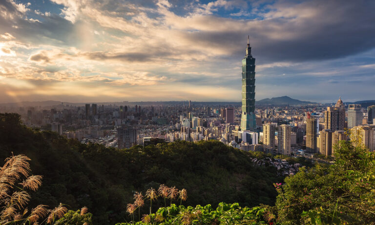 buildings-g2e3d8af8b_1920