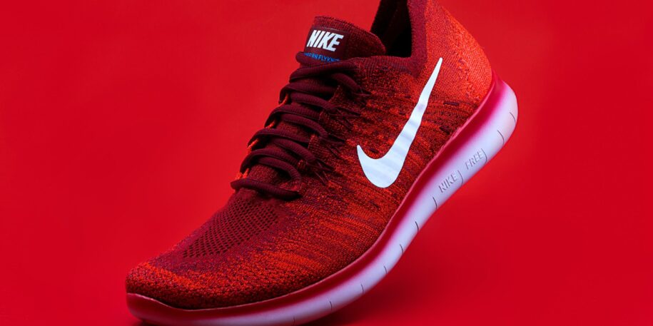 revolt-164_6wVEHfI-unsplash